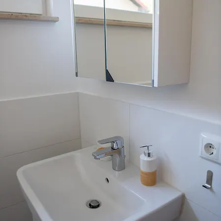 아파트 Potsdams Traumwohnung Mit 6 Schlafmoeglichkeiten Und Terrasse