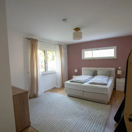 Appartement Potsdams Traumwohnung Mit 6 Schlafmoeglichkeiten Und Terrasse