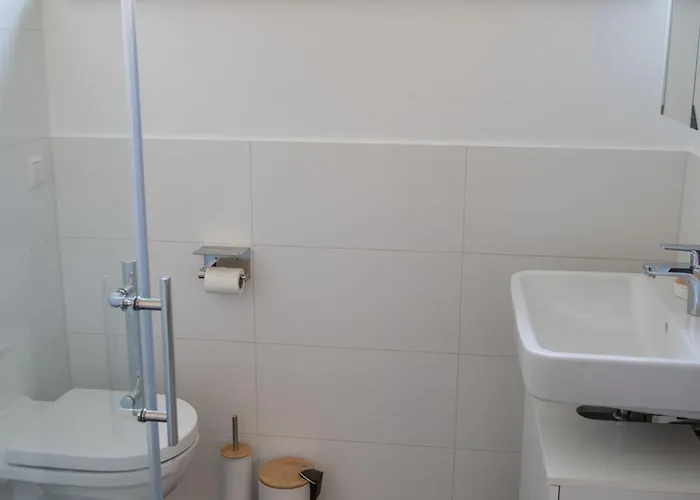 דירה Potsdams Traumwohnung Mit 6 Schlafmoeglichkeiten Und Terrasse פוטסדאם